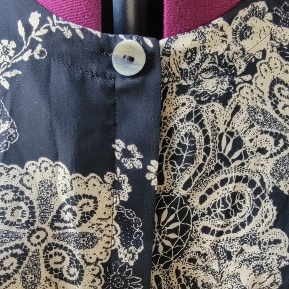 Black & Gold Moroccan Cardigan - Picture 2 of 5